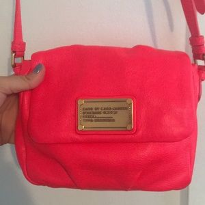 MARC BY MARC JACOBS hot pink crossbody